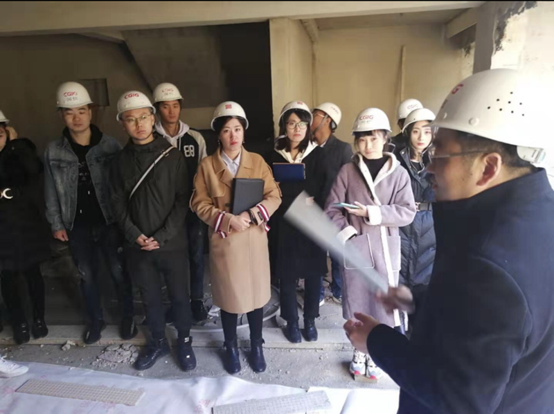 8.净月项目全员到工地现场进建.png