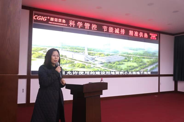 9.郎丽双副总经理睬上分享经验_副本.jpg