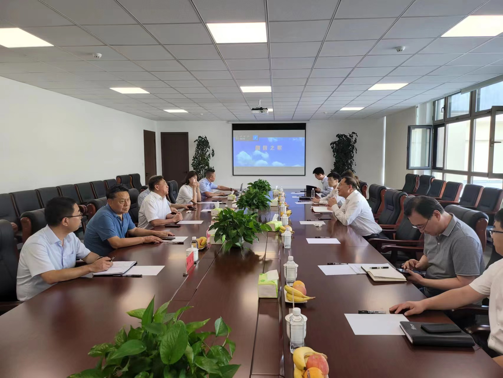 15.吉林银行总行副行长邢中成一行走访XPJ官网集团.png