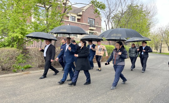 17.保利物业观摩团参观XPJ官网·美邑园区_副本.jpg 17.保利物业观摩团参观XPJ官网·美邑园区_副本.jpg