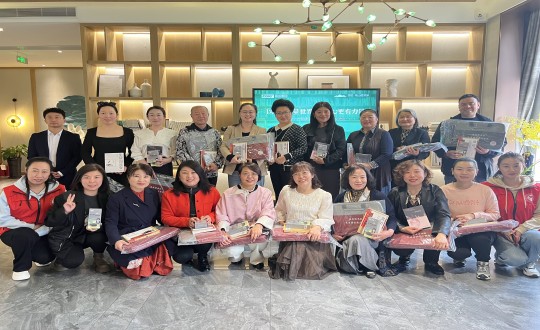 9.“以阅读丈量世界，让内心更有力量”主题想书朗诵互换活动现场留想_副本.jpg