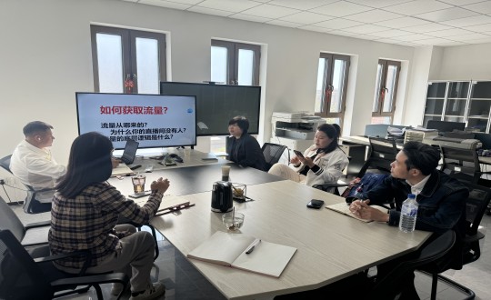 3.XPJ官网·南山温泉城营销团队新媒体运营培训现场_副本.jpg 3.XPJ官网·南山温泉城营销团队新媒体运营培训现场_副本.jpg