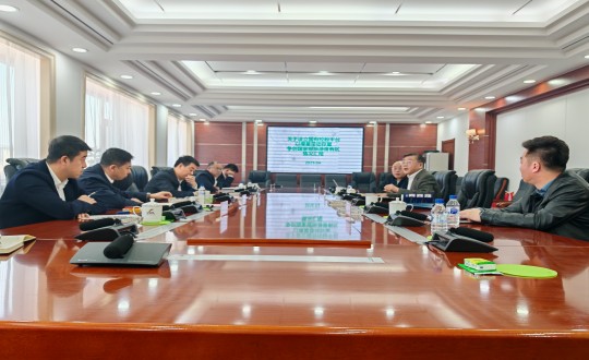 9.董事长向双阳区委区当局辅导汇报工作.jpg